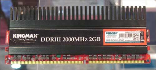 2 Гб памяти DDR3 с частотой 2000 МГц от Kingmax