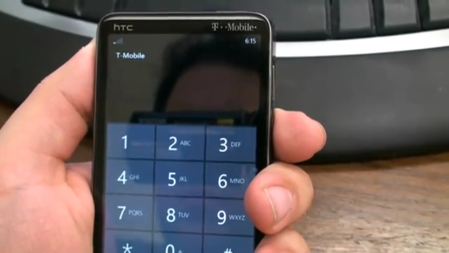 HTC HD7 страдает проблемой “мертвой хватки” iPhone 4
