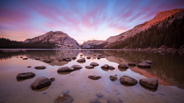 Yosemite lake sunset