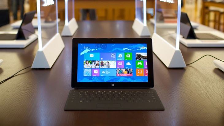 Microsoft сворачивает производство Surface 2