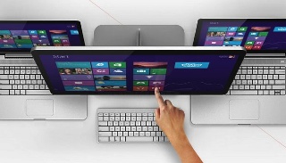 Праздничная линейка компьютеров с Windows 8